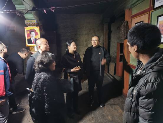 艺术学院在乡城扶贫