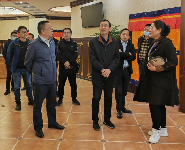 走访参观中藏医院