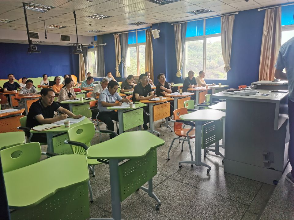 理工组教学创新设计汇报现场